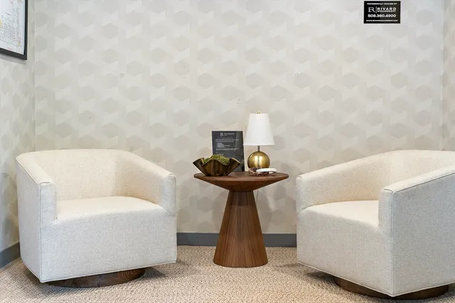 $4,800 | 20 Kinmonth Road, Unit 301, Newton, MA 02468