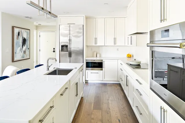 $4,800 | 20 Kinmonth Road, Unit 301, Newton, MA 02468