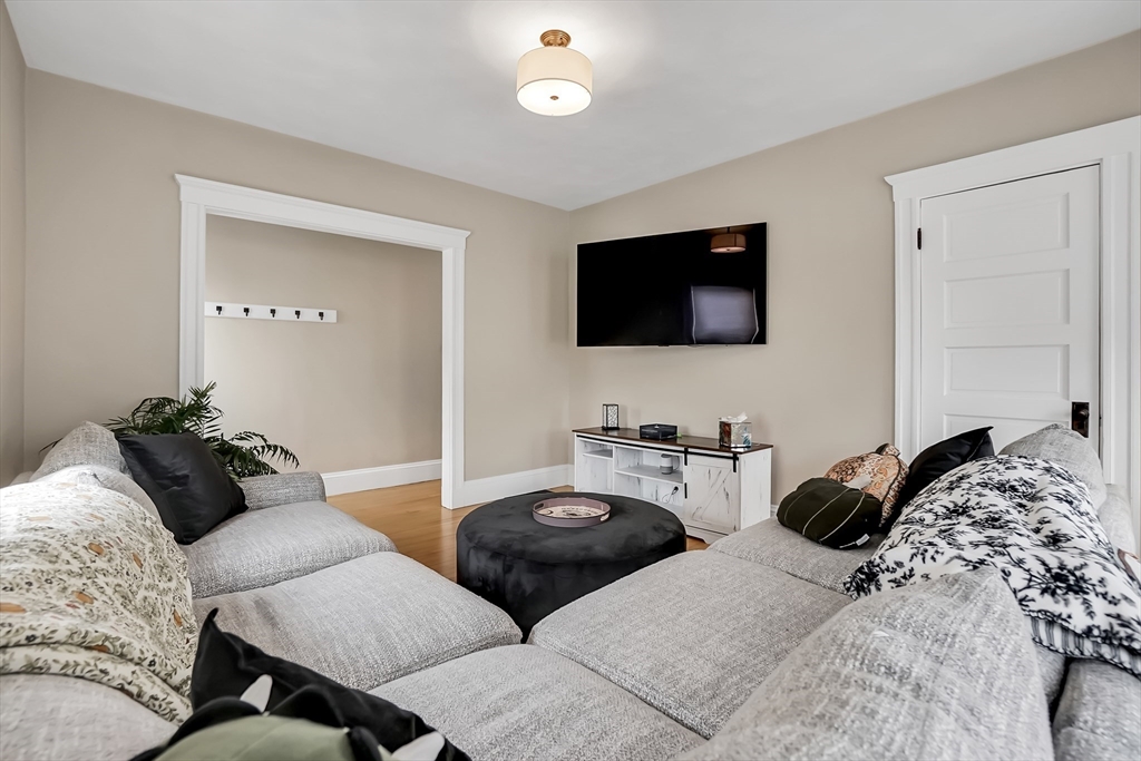 181 Robbins Street, Unit 4 Waltham, MA 02453 - Photo 5 of 20