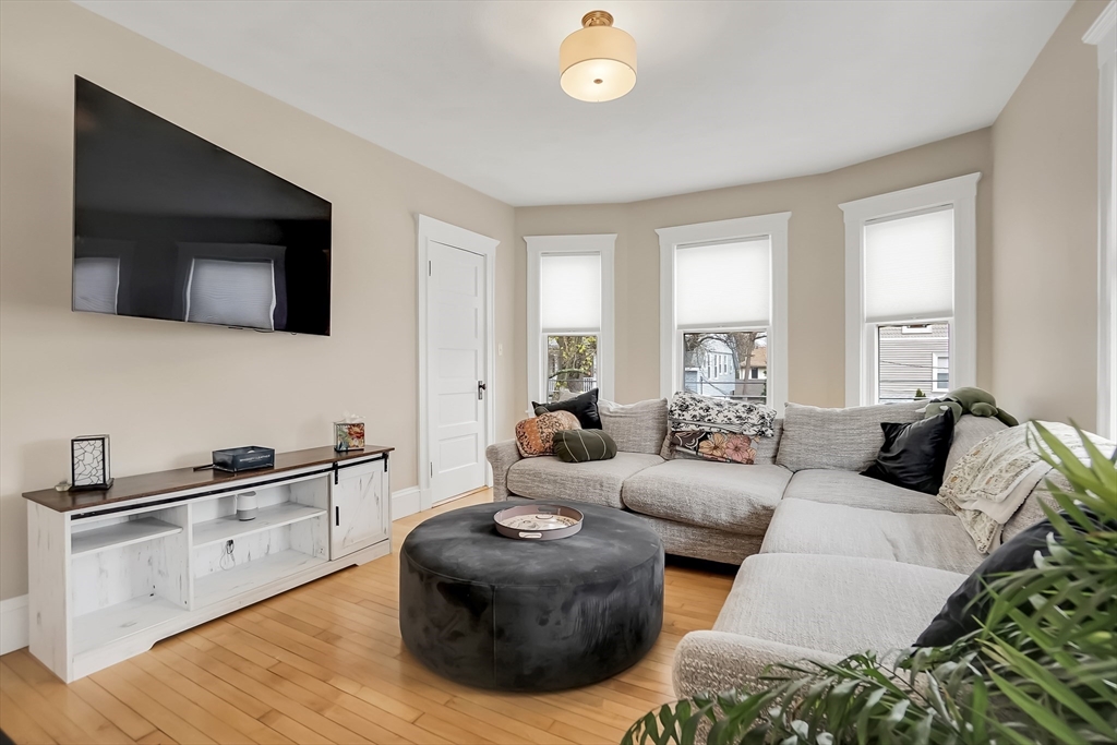 181 Robbins Street, Unit 4 Waltham, MA 02453 - Photo 6 of 20