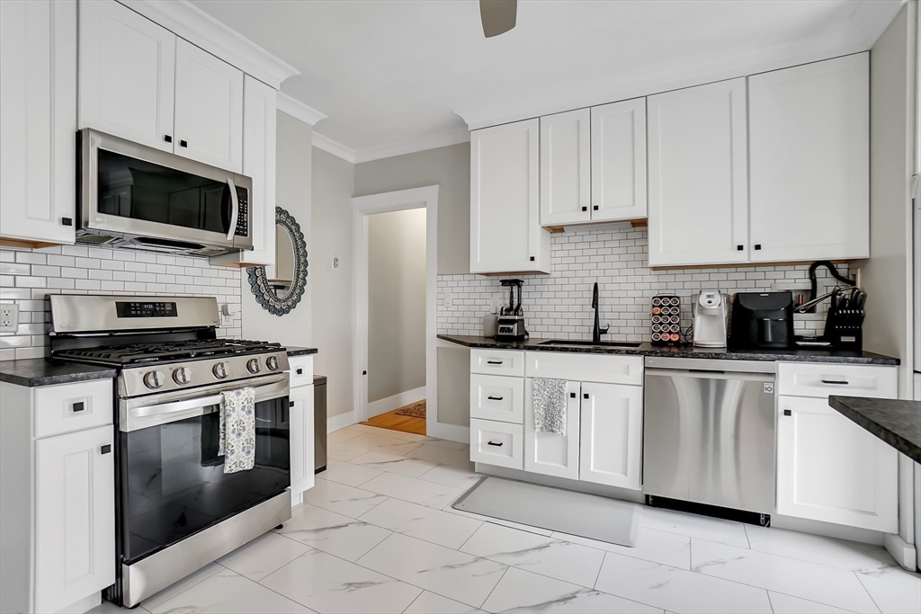 181 Robbins Street, Unit 4 Waltham, MA 02453 - Photo 9 of 20