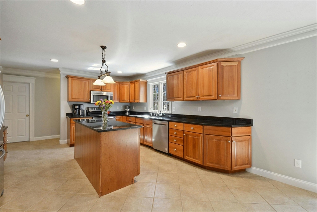 4 Metcalf Road Mendon, MA 01756 - Photo 12 of 40 Gallery Image 12