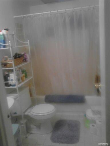 20445 Inkster Road Livonia, MI 48152 - Photo 7 of 9 Bath.jpg