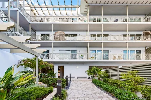 $1,245,000 | 41 Southwest Seminole Street, Unit 307, Stuart, FL 34994