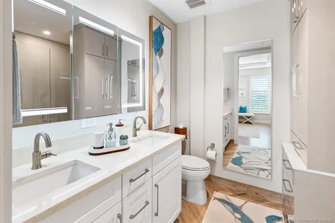 $1,245,000 | 41 Southwest Seminole Street, Unit 307, Stuart, FL 34994