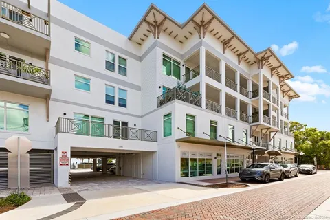 $1,245,000 | 41 Southwest Seminole Street, Unit 307, Stuart, FL 34994