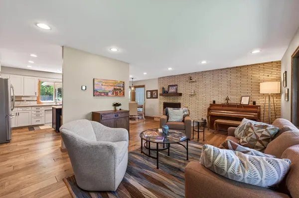 $600,000 | 4717 Glenwood Avenue, Golden Valley, MN 55422