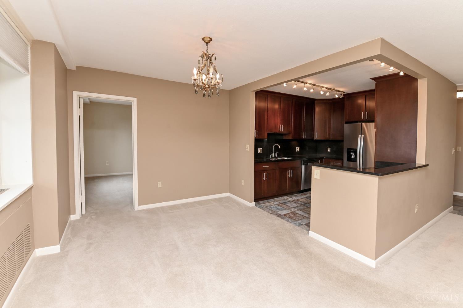 2444 Madison Road, Unit 1409 Cincinnati, OH 45208 - Photo 12 of 40