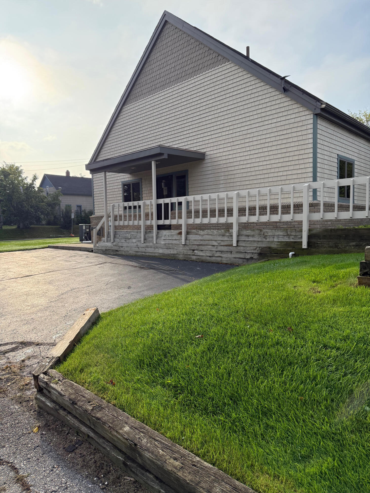 316 8th Street Manistee, MI 49660 - Photo 33 of 34 Side entrance