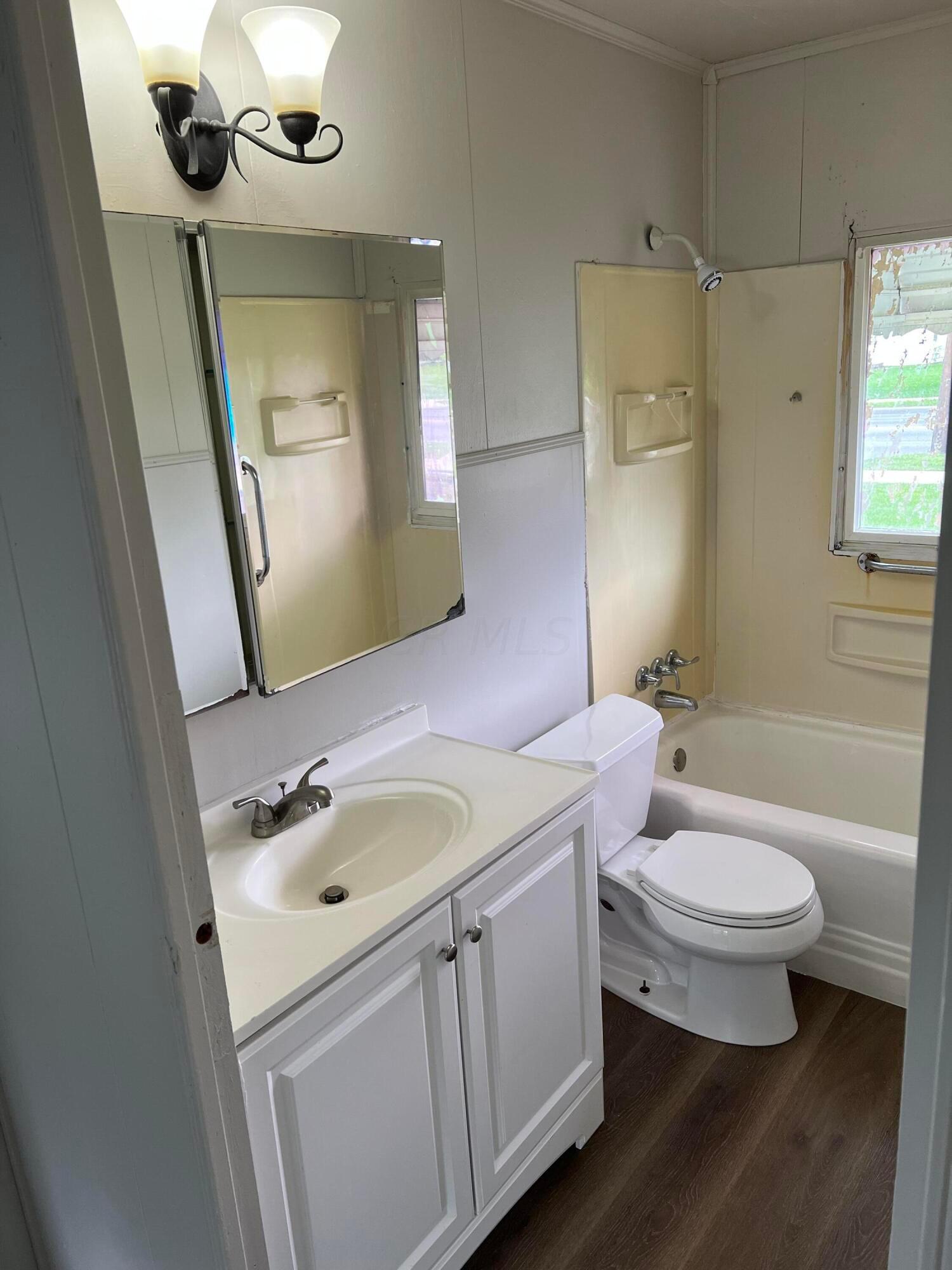 1016 South James Road Columbus, OH 43227 - Photo 7 of 10 R1 (8)