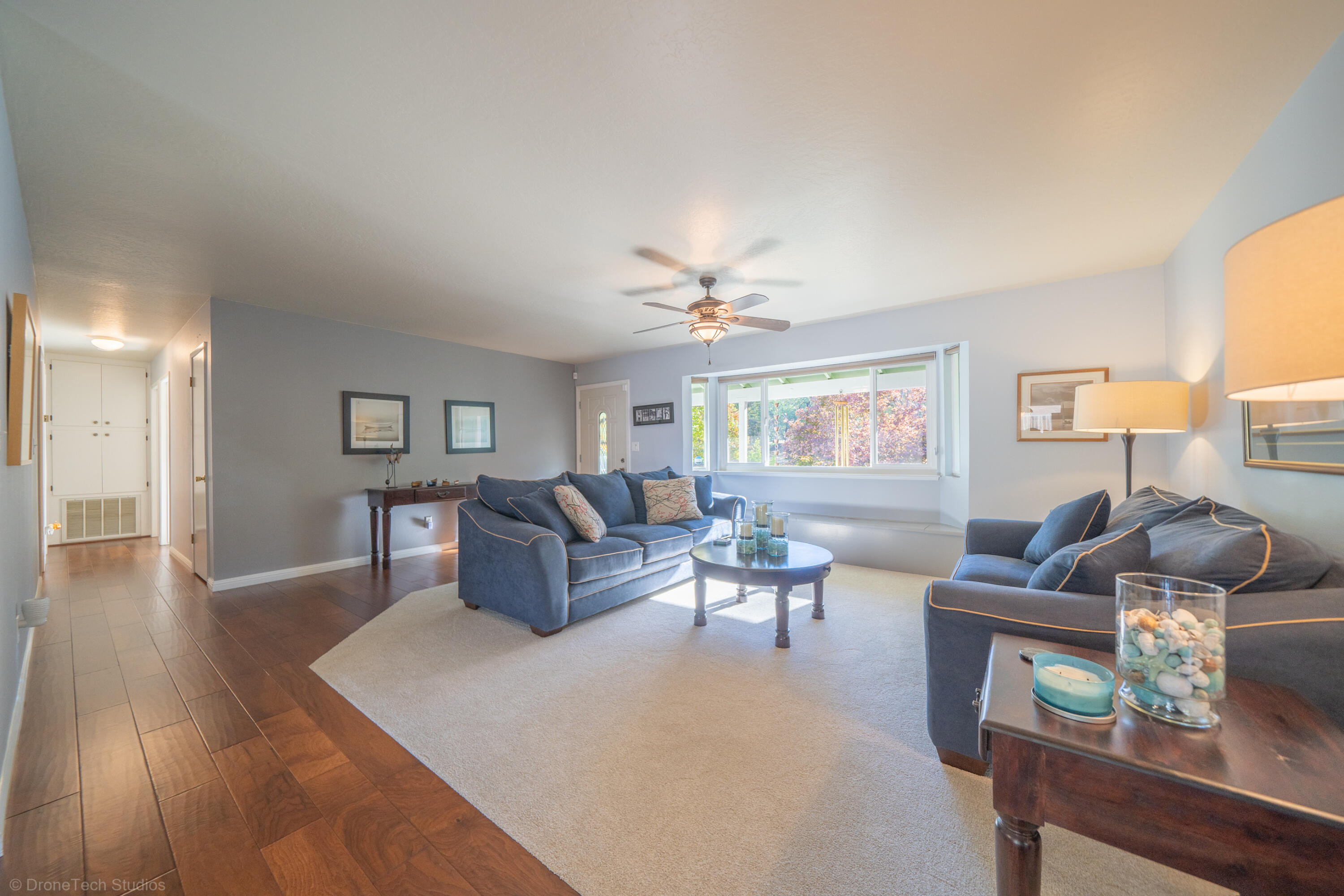 9048 Simmons Road Redding, CA 96001 - Photo 11 of 36 family room