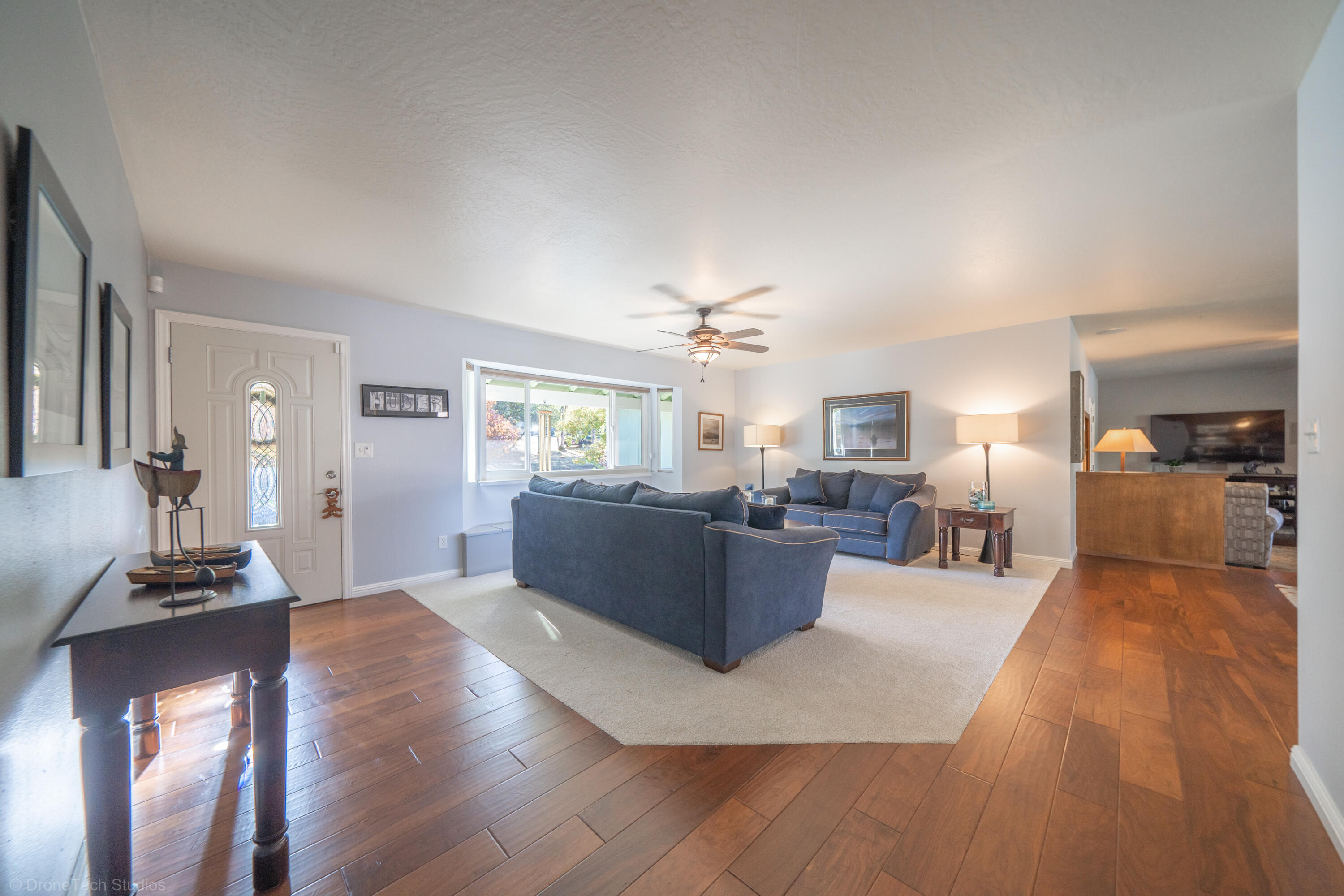 9048 Simmons Road Redding, CA 96001 - Photo 12 of 36 family room