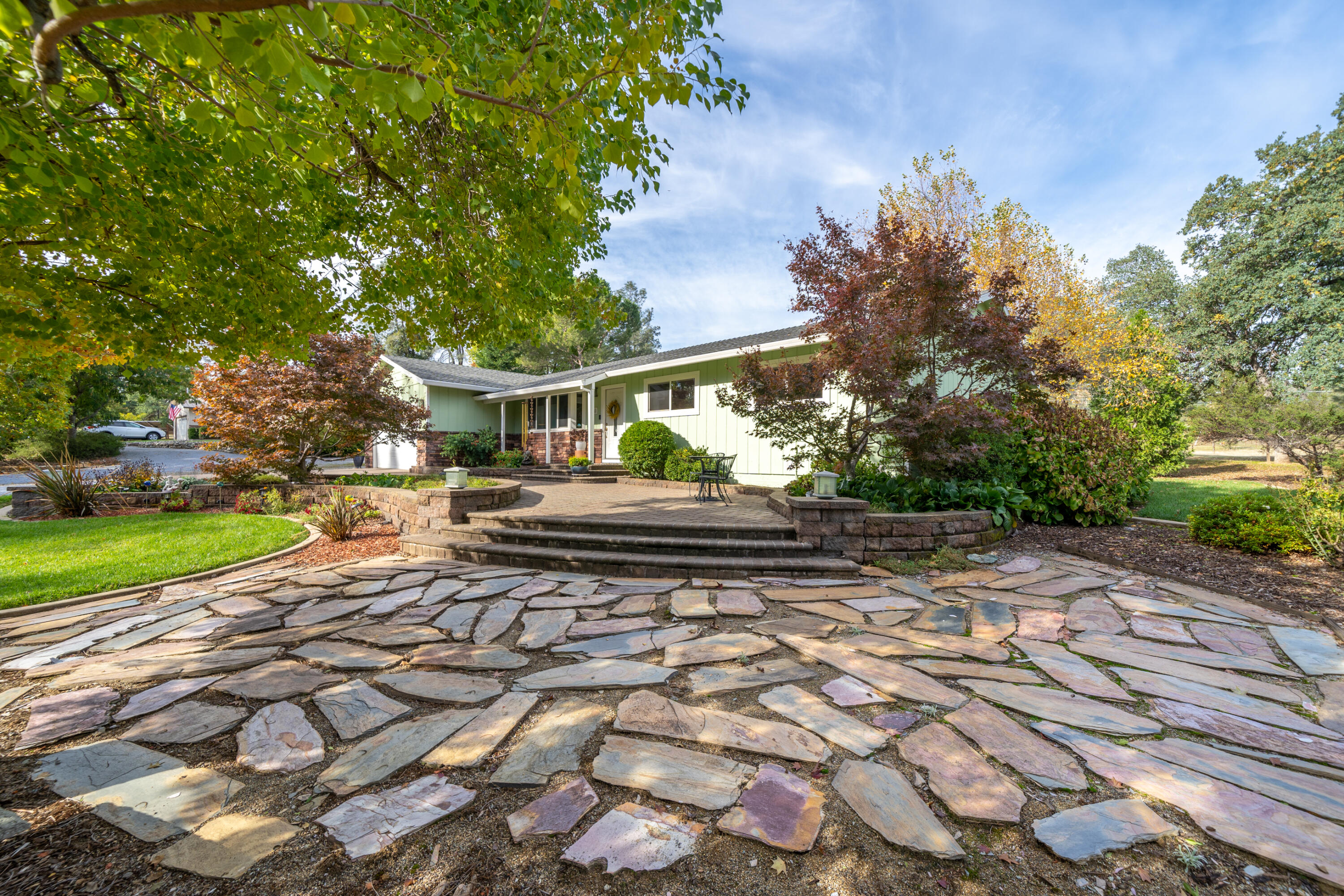 9048 Simmons Road Redding, CA 96001 - Photo 27 of 36 Exterior-9