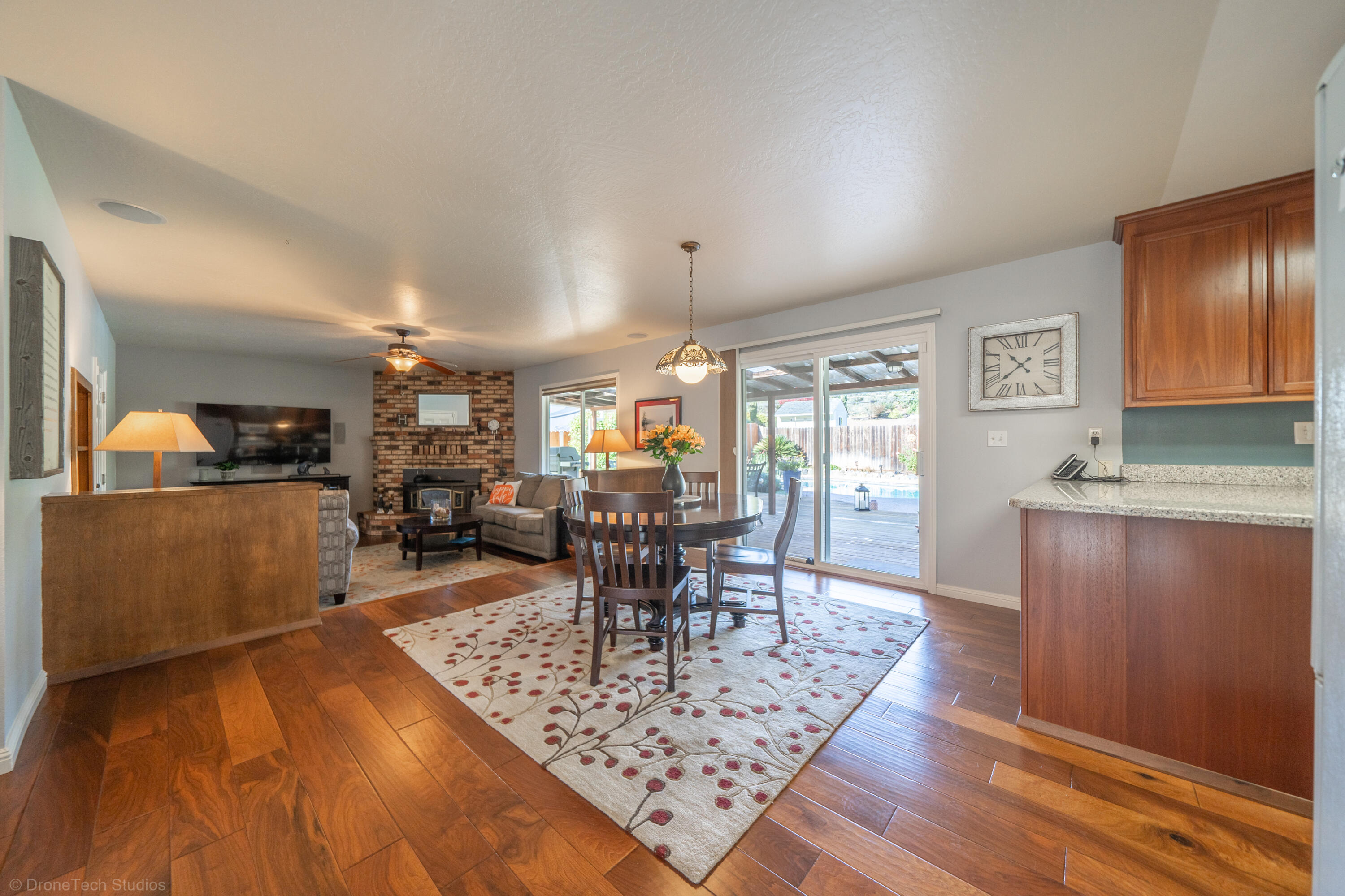 9048 Simmons Road Redding, CA 96001 - Photo 8 of 36 looking into living room