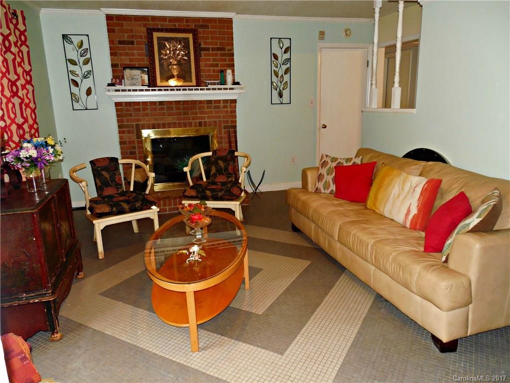 814 Falls Church Road, Unit 2 Charlotte, NC 28270 - Photo 11 of 24 Gallery Image 11