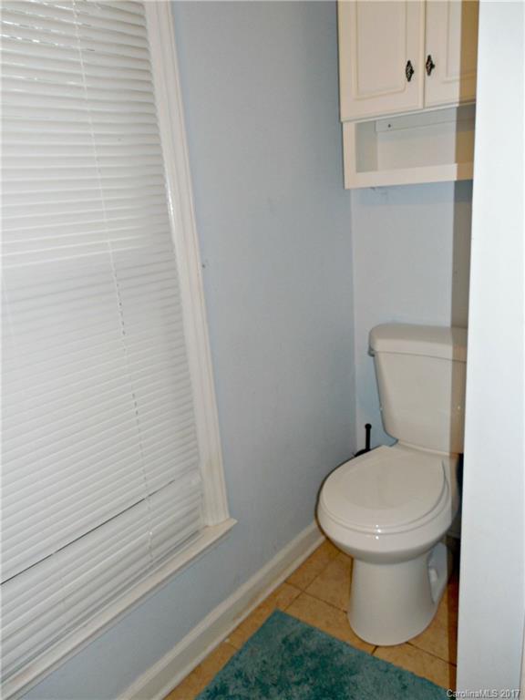 814 Falls Church Road, Unit 2 Charlotte, NC 28270 - Photo 12 of 24 Gallery Image 12
