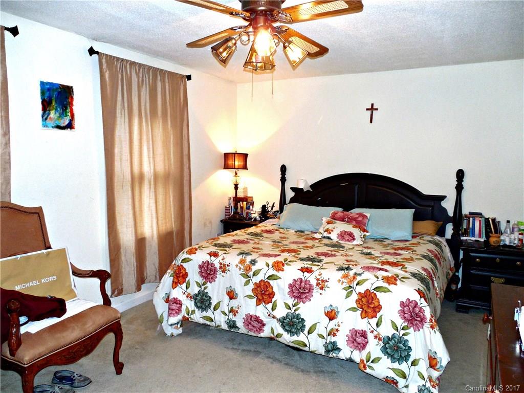 814 Falls Church Road, Unit 2 Charlotte, NC 28270 - Photo 15 of 24 Gallery Image 15