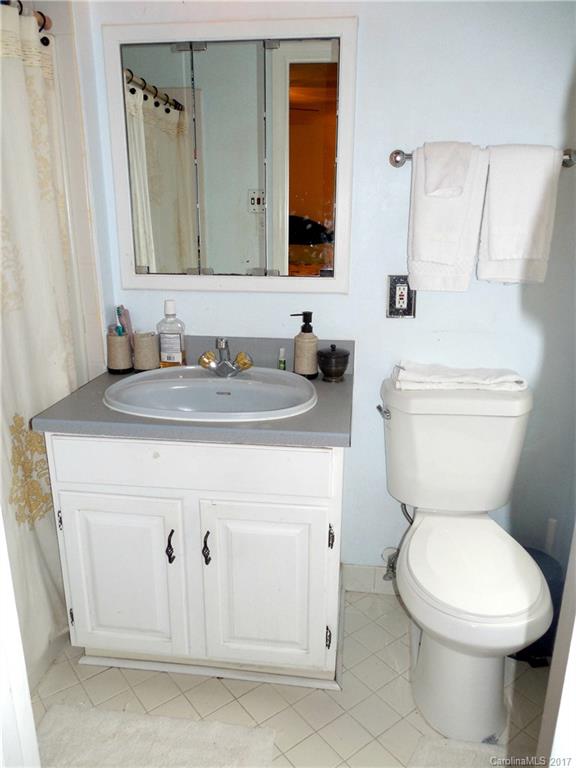 814 Falls Church Road, Unit 2 Charlotte, NC 28270 - Photo 16 of 24 Gallery Image 16