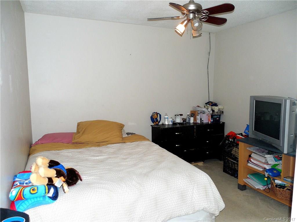 814 Falls Church Road, Unit 2 Charlotte, NC 28270 - Photo 19 of 24 Gallery Image 19
