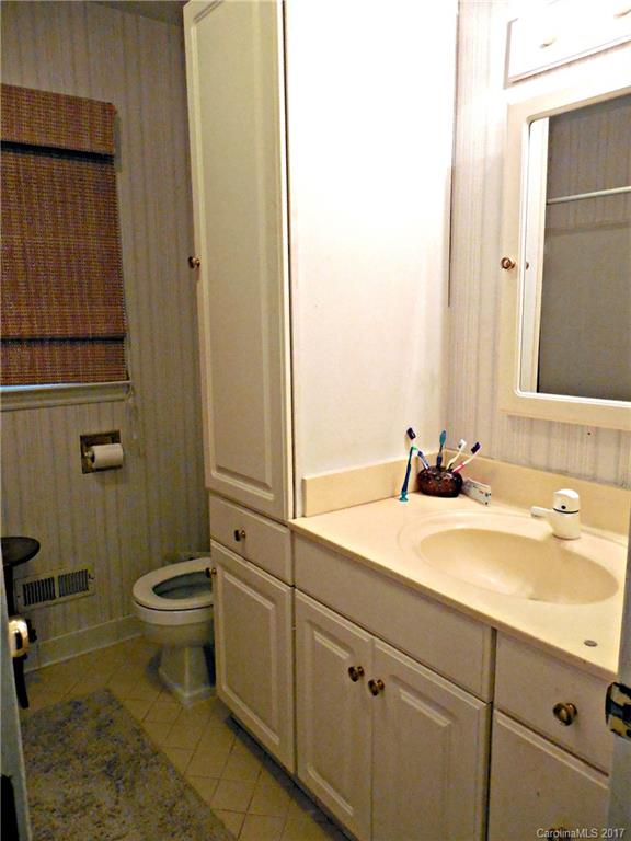 814 Falls Church Road, Unit 2 Charlotte, NC 28270 - Photo 20 of 24 Gallery Image 20