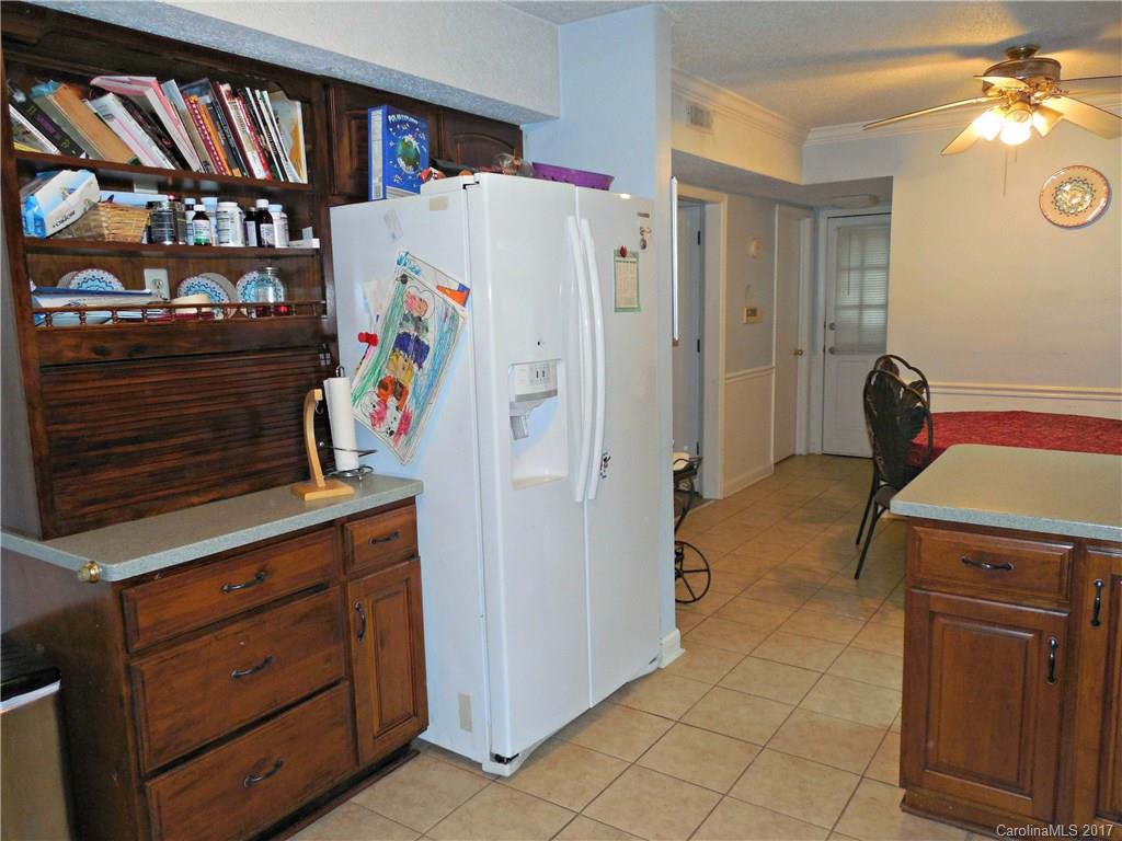 814 Falls Church Road, Unit 2 Charlotte, NC 28270 - Photo 4 of 24 Gallery Image 4