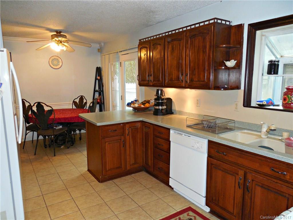 814 Falls Church Road, Unit 2 Charlotte, NC 28270 - Photo 5 of 24 Gallery Image 5