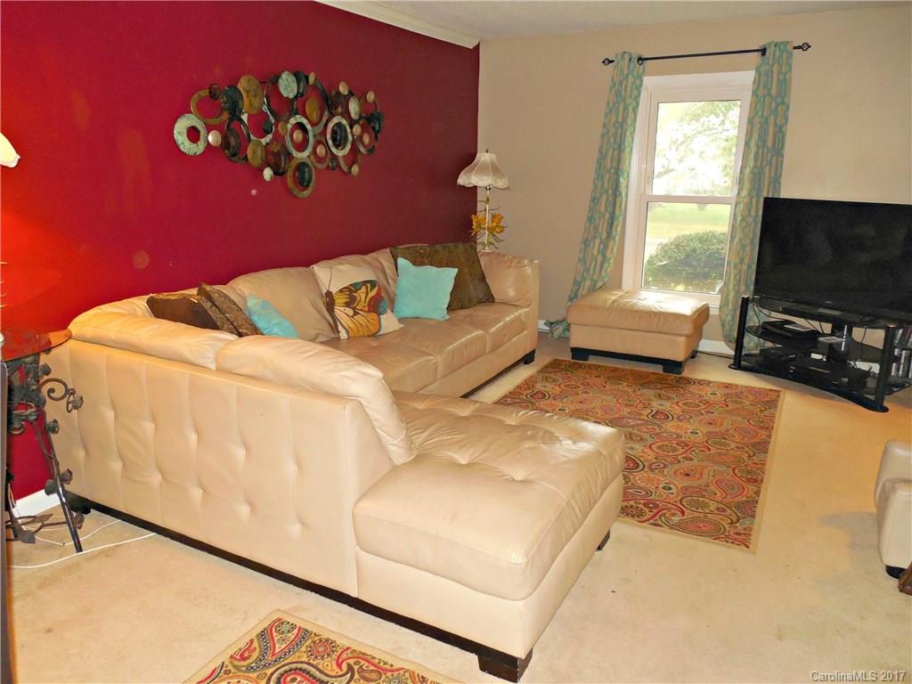 814 Falls Church Road, Unit 2 Charlotte, NC 28270 - Photo 8 of 24 Gallery Image 8