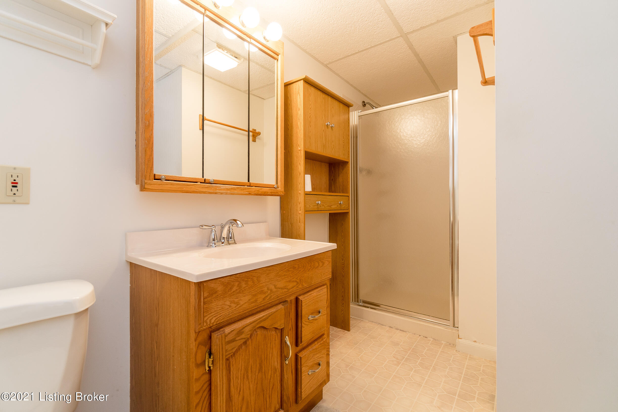 3815 Modesto Road Louisville, KY 40299 - Photo 42 of 52 basement bath