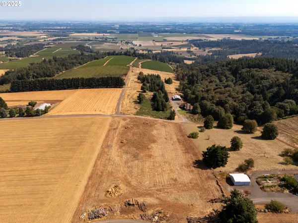 $2,450,000 | 13 Franquette, Amity, OR 97101