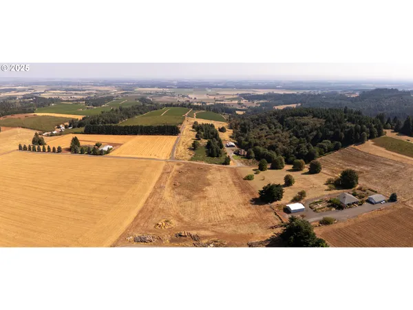 $2,450,000 | 13 Franquette, Amity, OR 97101