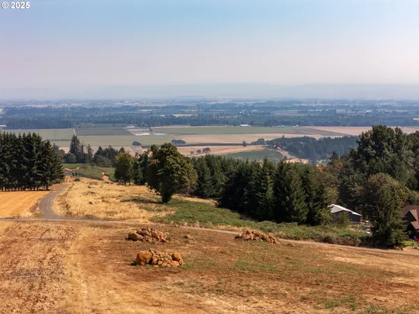 $2,450,000 | 13 Franquette, Amity, OR 97101