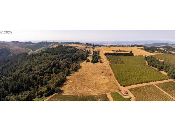 $2,450,000 | 13 Franquette, Amity, OR 97101