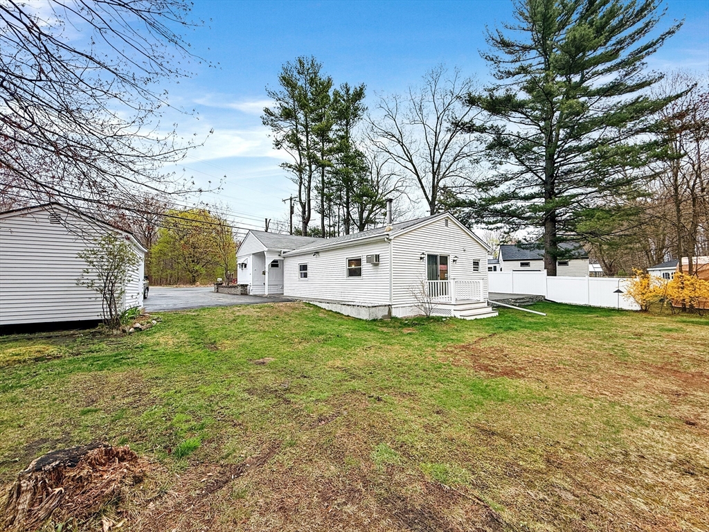 126 Beach Road Salisbury, MA 01952 - Photo 4 of 32