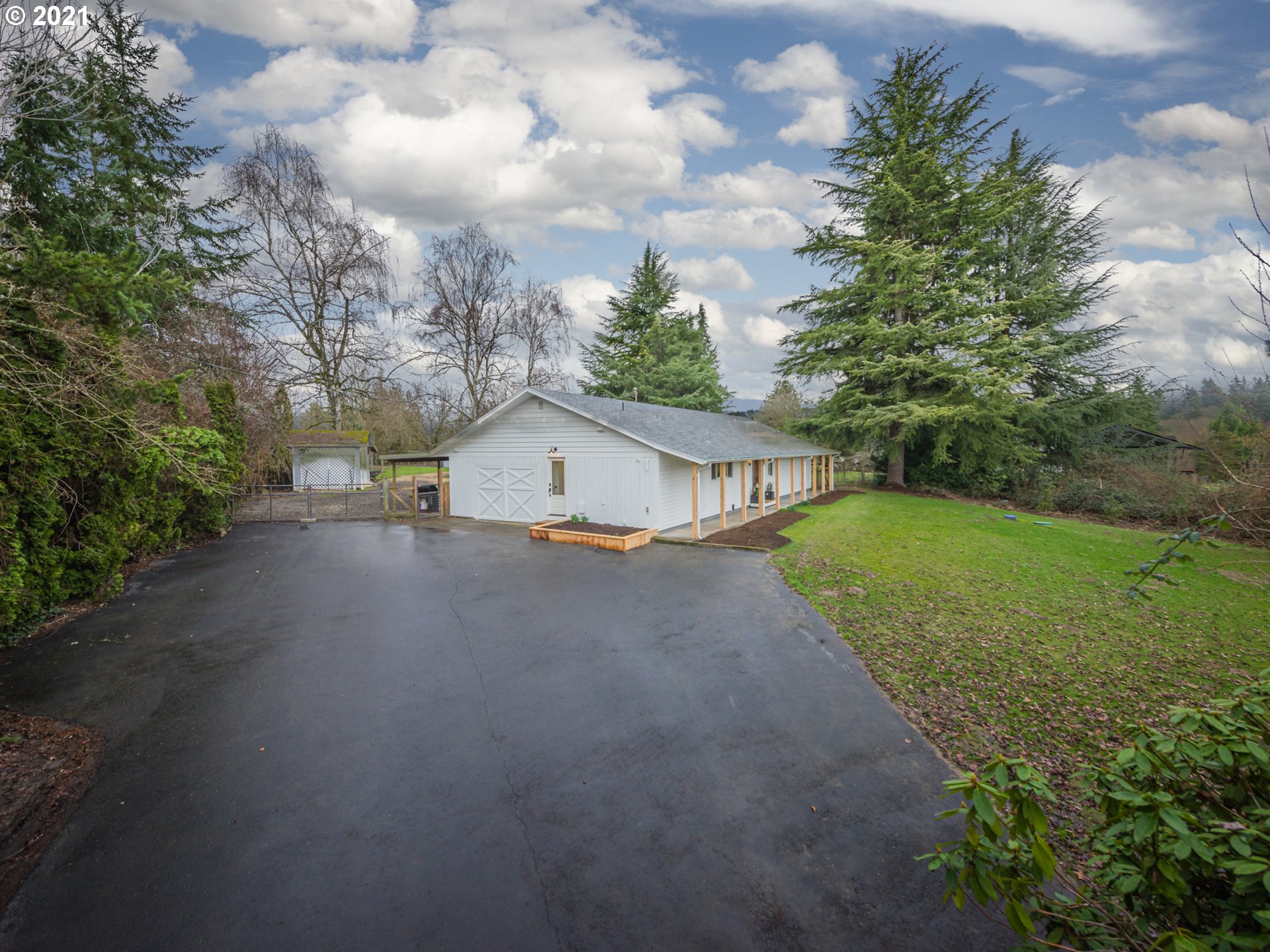 3906 Northwest 199th Street Ridgefield, WA 98642 - Photo 2 of 32