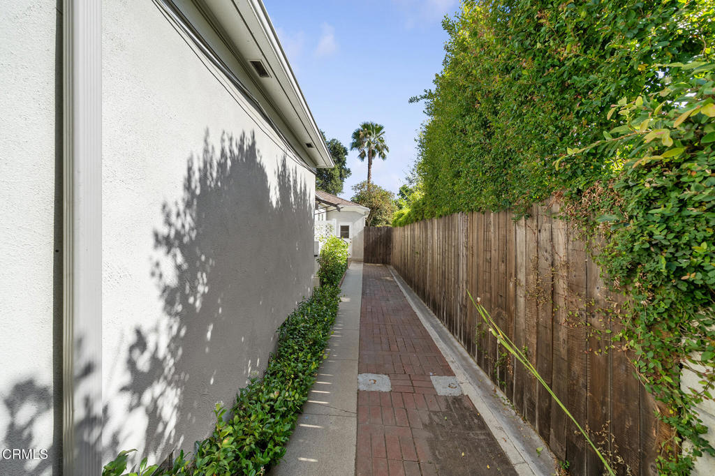 3597 Yorkshire Road Pasadena, CA 91107 - Photo 51 of 55 DSC00303