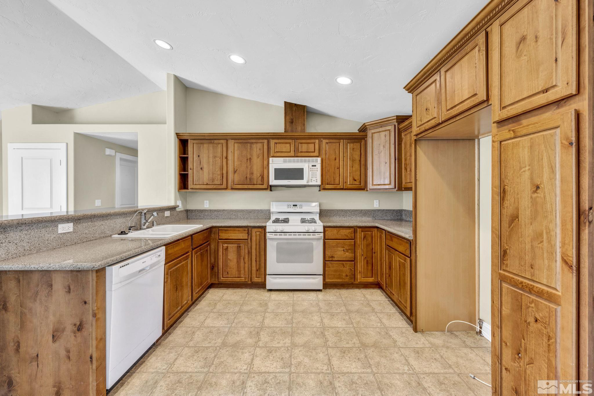 804 Mariposa Road Dayton, NV 89403 - Photo 10 of 39 Photo 10