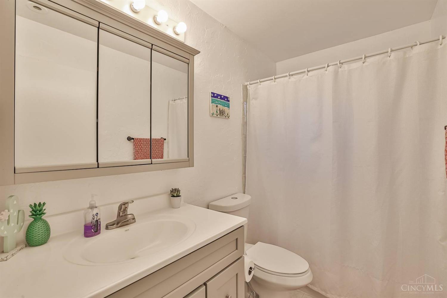 1127 Fox Run Road Milford, OH 45150 - Photo 24 of 31 Gallery Image 24