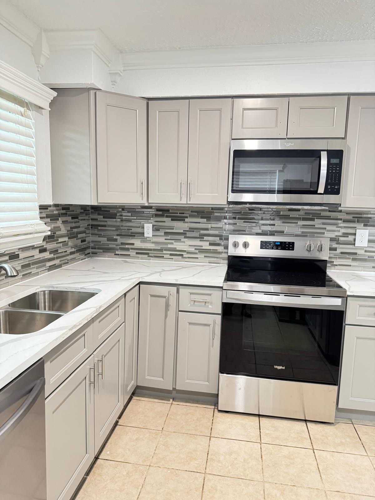 13427 Rampchester Lane Houston, TX 77015 - Photo 8 of 25