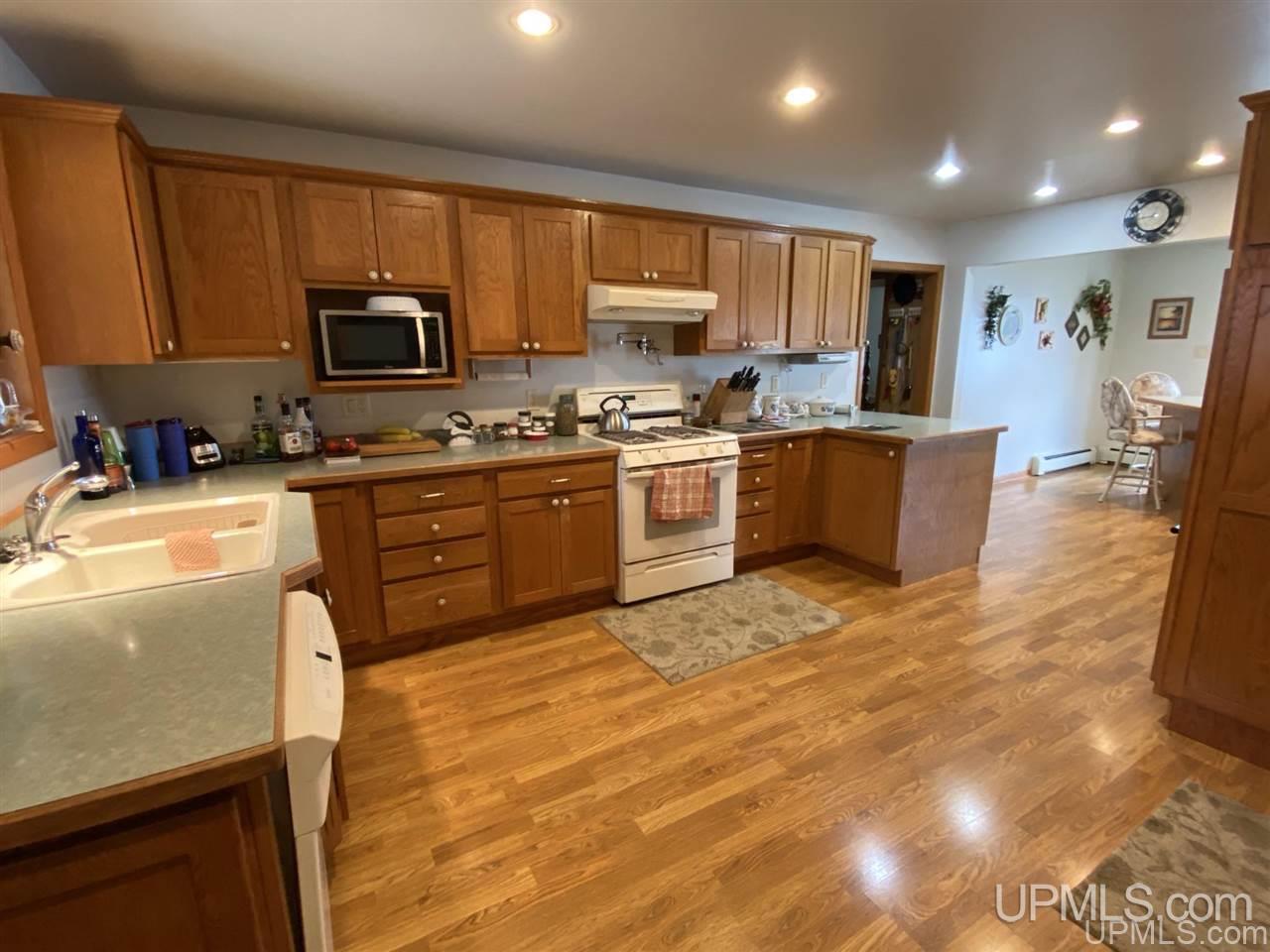 507 N Township Park Road Gulliver, MI 49840 - Photo 12 of 44