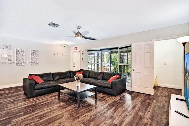 $1,350,000 | 1245 Wiley Street, Hollywood, FL 33019