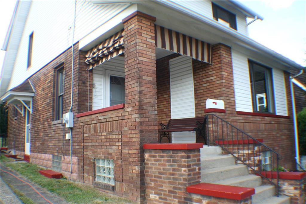 517 Elizabeth Avenue McKees Rocks, PA 15136 - Photo 2 of 25 Gallery Image 2