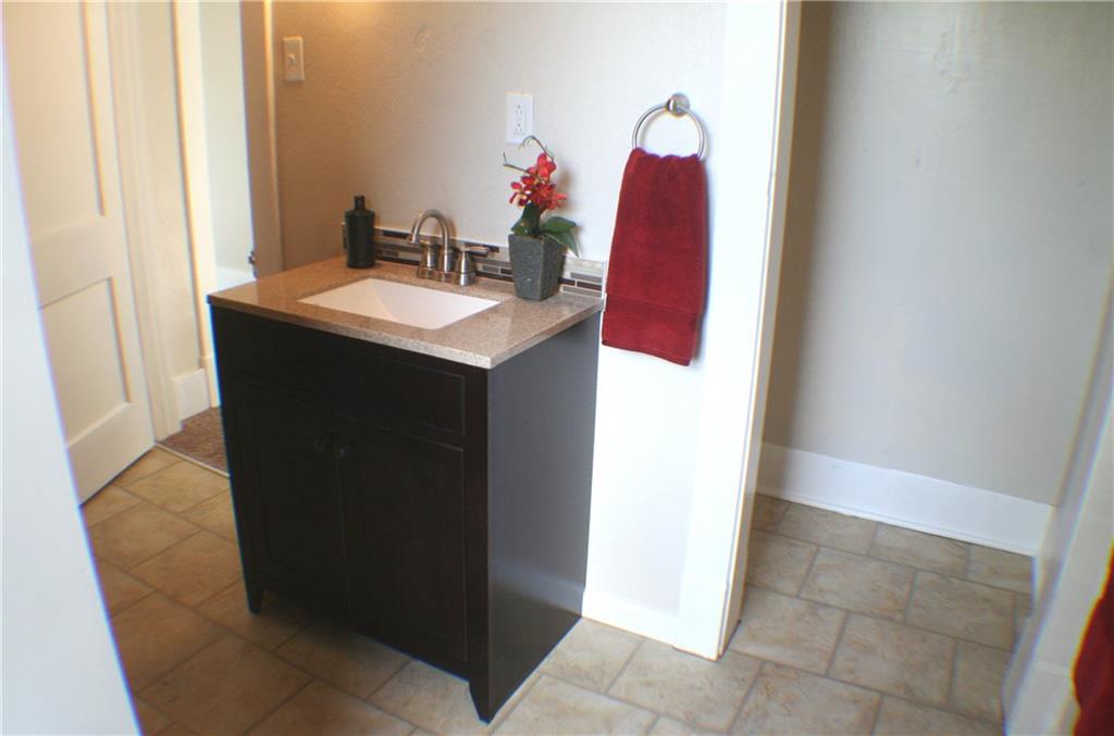 517 Elizabeth Avenue McKees Rocks, PA 15136 - Photo 17 of 25 Gallery Image 17