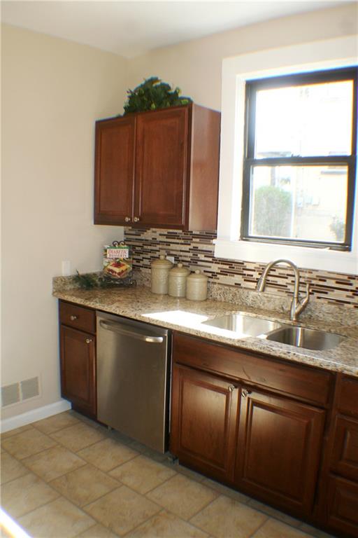 517 Elizabeth Avenue McKees Rocks, PA 15136 - Photo 10 of 25 Gallery Image 10