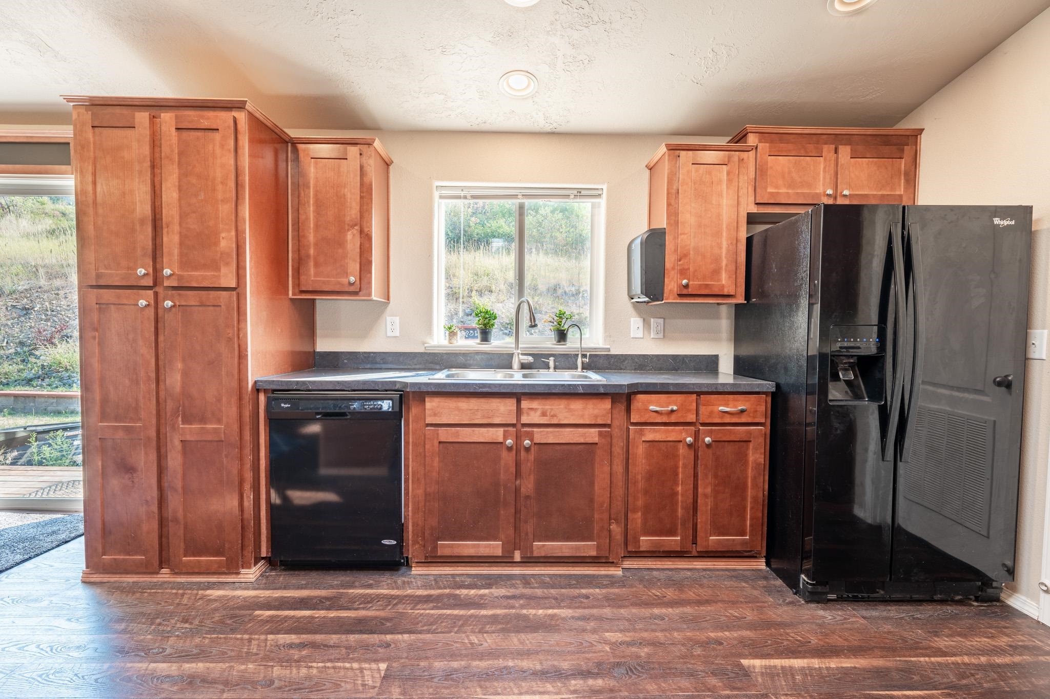 17020 North Greenbluff Road Colbert, WA 99005 - Photo 8 of 40