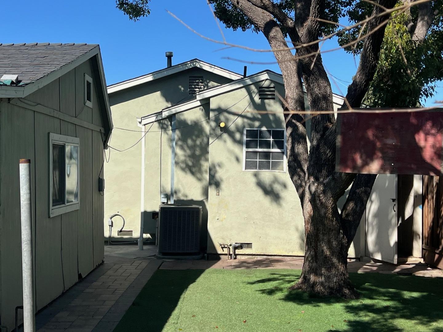 334 Hull Avenue San Jose, CA 95125 - Photo 5 of 12 a view of outdoor space and yard