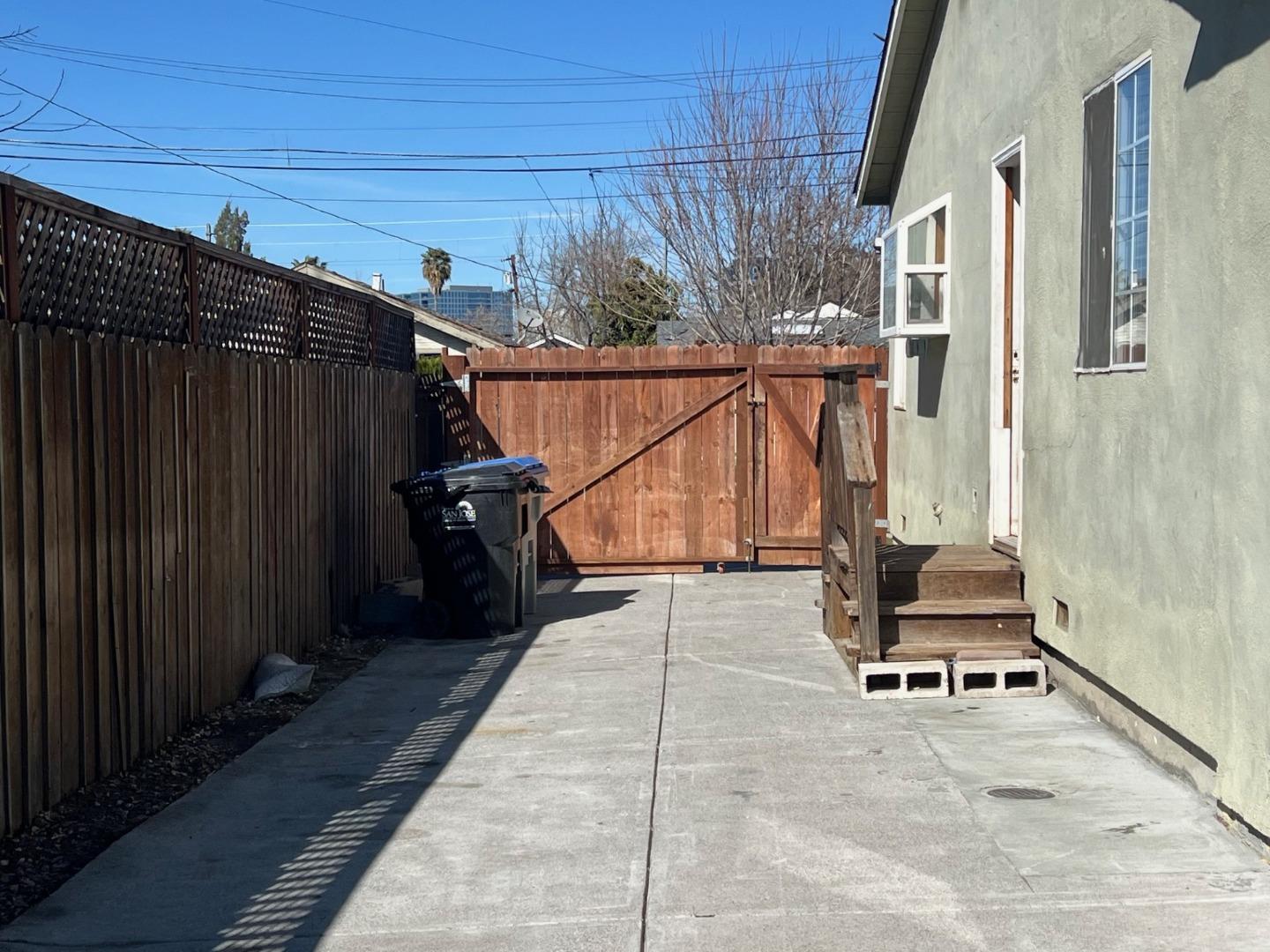 334 Hull Avenue San Jose, CA 95125 - Photo 7 of 12 a view of a balcony