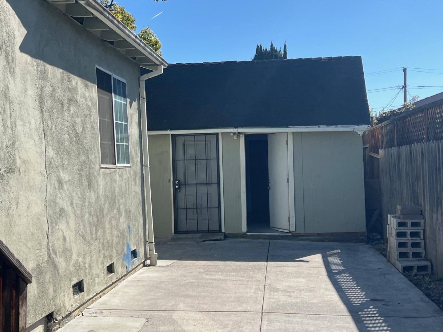 334 Hull Avenue San Jose, CA 95125 - Photo 8 of 12 a side view of balcony