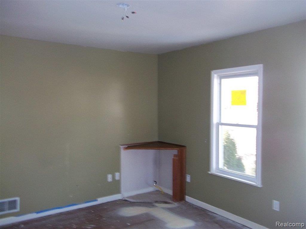 14613 Allen Road Southgate, MI 48195 - Photo 4 of 20 100_4402.JPG