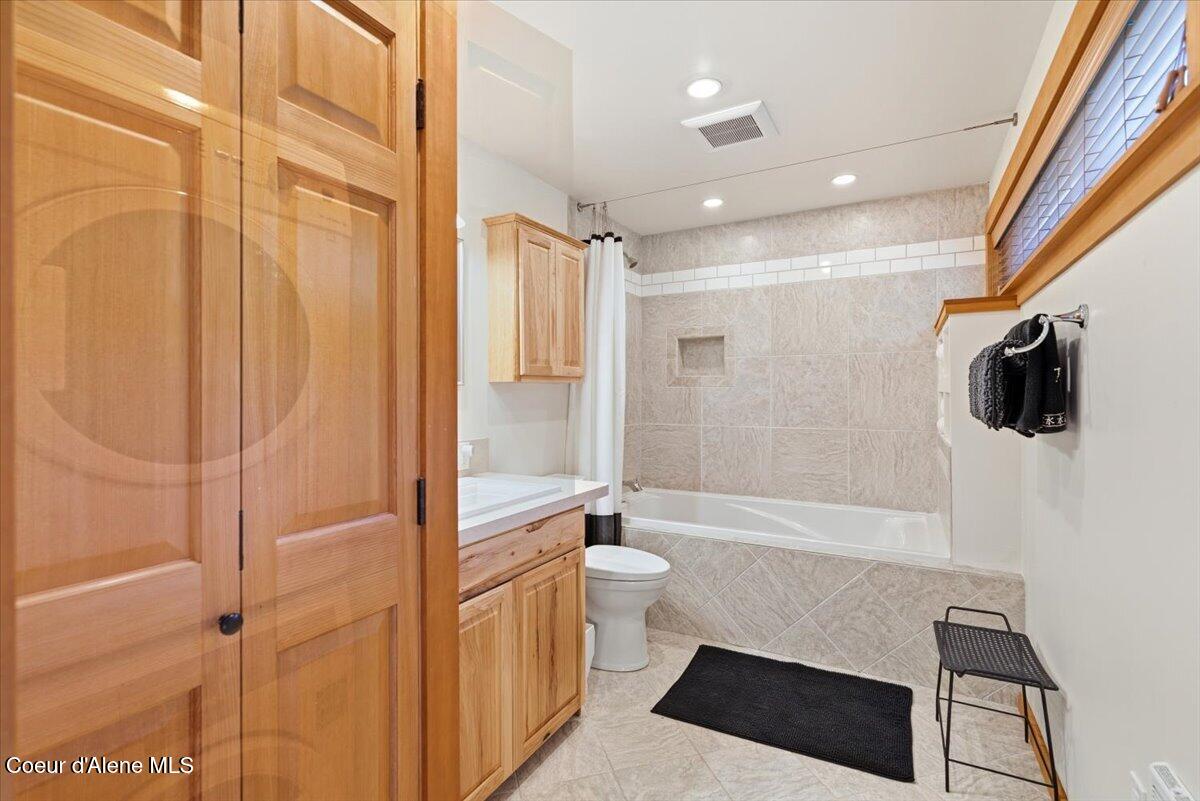 20246 East Cape Horn Road Bayview, ID 83803 - Photo 27 of 104 Full Bath and Main Floor Laundry