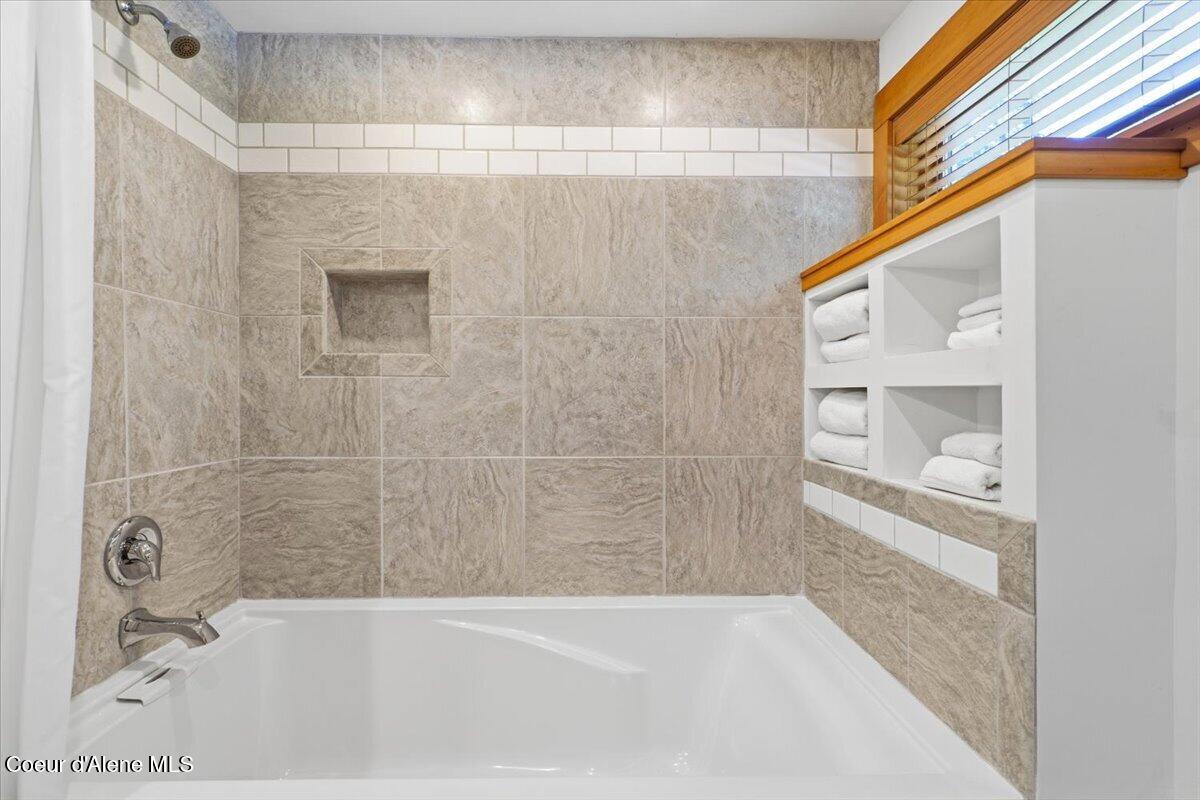20246 East Cape Horn Road Bayview, ID 83803 - Photo 28 of 104 Luxurious Bath